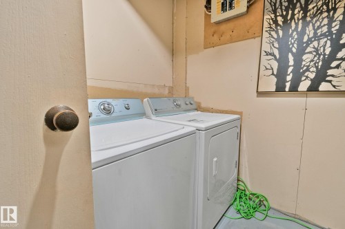 Laundry room with washer and dryer - 313 Willow Court, Edmonton, AB - Indoor Photo Showing Laundry Room