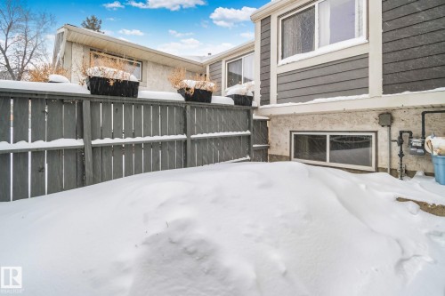 View of snow covered exterior with stucco siding - 313 Willow Court, Edmonton, AB - Outdoor