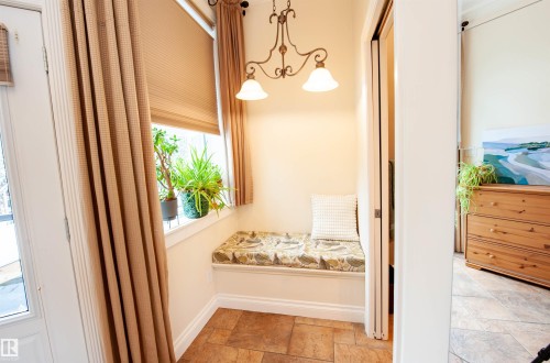 47 River Heights Drive, Edmonton, AB - Indoor Photo Showing Other Room