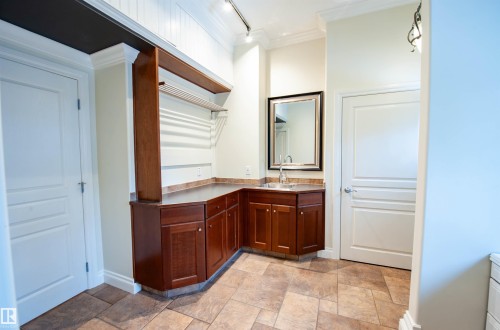 47 River Heights Drive, Edmonton, AB - Indoor