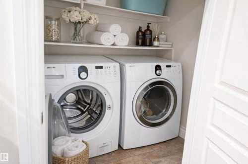 47 River Heights Drive, Edmonton, AB - Indoor Photo Showing Laundry Room