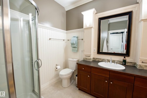 47 River Heights Drive, Edmonton, AB - Indoor Photo Showing Bathroom