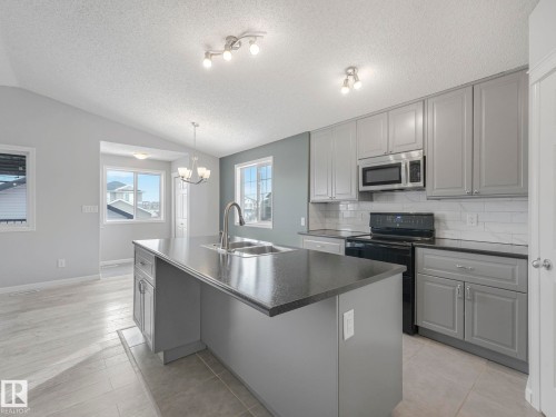 17903 85 Street, Edmonton, AB - Indoor Photo Showing Kitchen