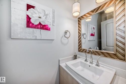 11016 149 Street, Edmonton, AB - Indoor Photo Showing Bathroom