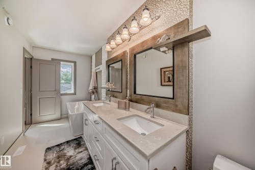 11016 149 Street, Edmonton, AB - Indoor Photo Showing Bathroom
