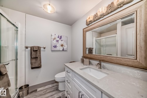 11016 149 Street, Edmonton, AB - Indoor Photo Showing Bathroom