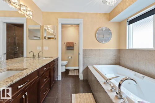 5 Piece En-Suite In Master Bedroom With Jetted Soaker Tub, 2 Sinks, Glassed Walk-In Shower & Toilet. - 10216 89 Street, Edmonton, AB - Indoor Photo Showing Bathroom