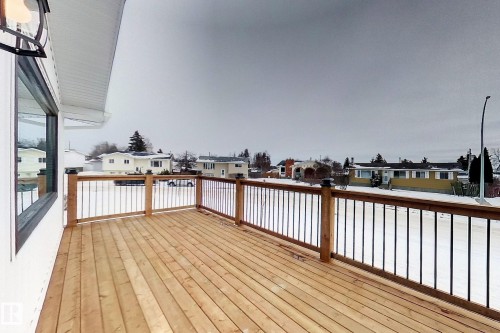 Deck with a residential view - 1102 55 Street, Edson, AB - Outdoor With Exterior