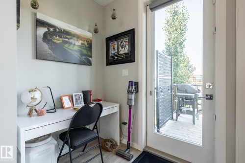 Home office featuring wood finished floors and baseboards - 1710 Keene Crescent. Sw, Edmonton, AB - Indoor