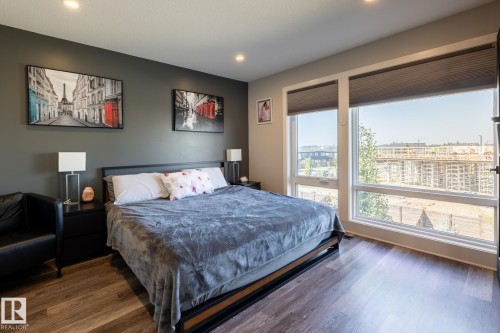 Bedroom featuring wood finished floors and recessed lighting - 1710 Keene Crescent. Sw, Edmonton, AB - Indoor Photo Showing Bedroom