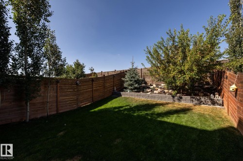View of fenced backyard - 1710 Keene Crescent. Sw, Edmonton, AB - Outdoor