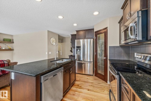 33 Newgate Way, St. Albert, AB - Indoor Photo Showing Kitchen With Stainless Steel Kitchen With Double Sink With Upgraded Kitchen