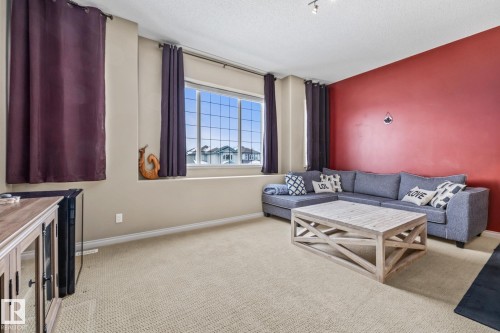 33 Newgate Way, St. Albert, AB - Indoor Photo Showing Living Room