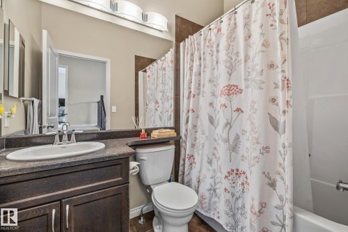 33 Newgate Way, St. Albert, AB - Indoor Photo Showing Bathroom