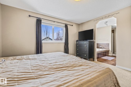 33 Newgate Way, St. Albert, AB - Indoor Photo Showing Bedroom