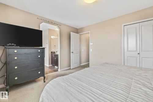 33 Newgate Way, St. Albert, AB - Indoor Photo Showing Bedroom