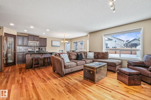 33 Newgate Way, St. Albert, AB - Indoor Photo Showing Living Room