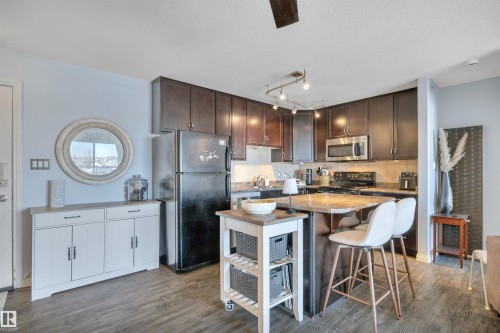 413 1204 156 Street, Edmonton, AB - Indoor Photo Showing Kitchen