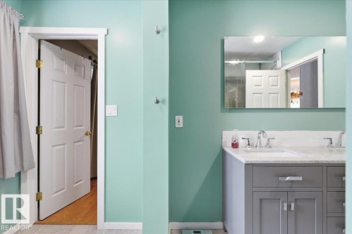 189 Elm Crescent, Wetaskiwin, AB - Indoor Photo Showing Bathroom