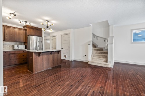 22115 88 Avenue, Edmonton, AB - Indoor Photo Showing Kitchen