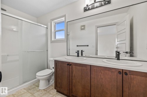 22115 88 Avenue, Edmonton, AB - Indoor Photo Showing Bathroom