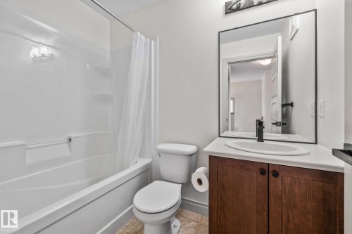 22115 88 Avenue, Edmonton, AB - Indoor Photo Showing Bathroom