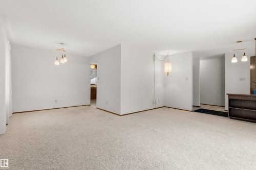 11323 35A Avenue, Edmonton, AB - Indoor Photo Showing Other Room