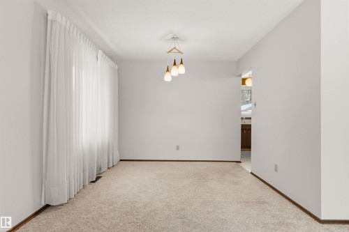 11323 35A Avenue, Edmonton, AB - Indoor Photo Showing Other Room