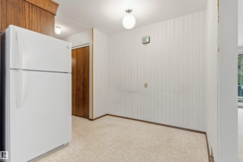 11323 35A Avenue, Edmonton, AB - Indoor Photo Showing Other Room