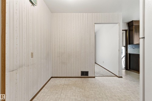 11323 35A Avenue, Edmonton, AB - Indoor Photo Showing Other Room
