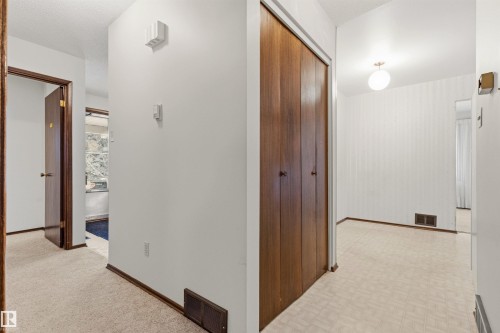 11323 35A Avenue, Edmonton, AB - Indoor Photo Showing Other Room