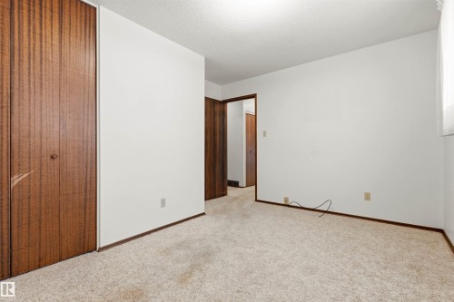 11323 35A Avenue, Edmonton, AB - Indoor Photo Showing Other Room