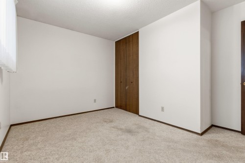 11323 35A Avenue, Edmonton, AB - Indoor Photo Showing Other Room