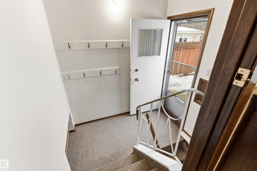 11323 35A Avenue, Edmonton, AB - Indoor Photo Showing Other Room