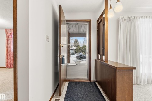 11323 35A Avenue, Edmonton, AB - Indoor Photo Showing Other Room