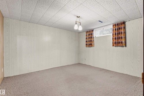 11323 35A Avenue, Edmonton, AB - Indoor Photo Showing Other Room
