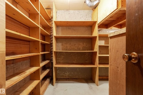 11323 35A Avenue, Edmonton, AB - Indoor With Storage