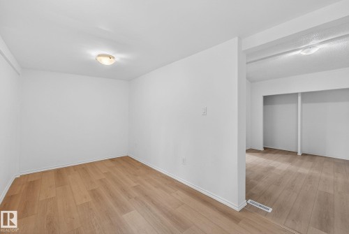 Spare room with light wood-style flooring - 72 Evergreen Park, Edmonton, AB - Indoor Photo Showing Other Room