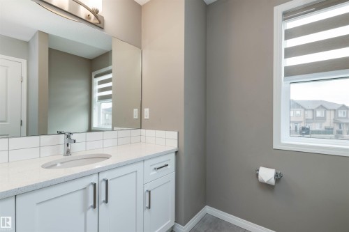105 2072 Wonnacott Way, Edmonton, AB - Indoor Photo Showing Bathroom