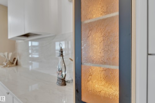 View of bathroom - 2408 1 Ave Sw, Edmonton, AB - Indoor Photo Showing Bathroom