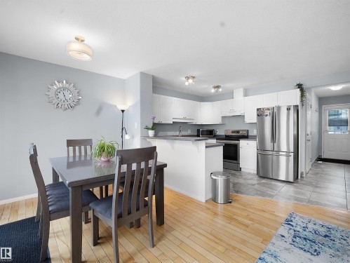 48 2004 Grantham Crest, Edmonton, AB - Indoor