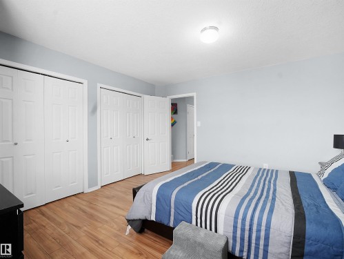 48 2004 Grantham Crest, Edmonton, AB - Indoor Photo Showing Bedroom