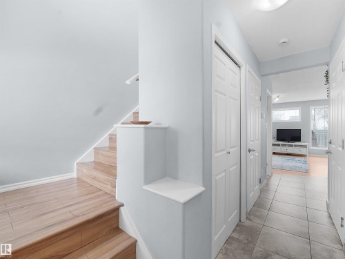 48 2004 Grantham Crest, Edmonton, AB - Indoor Photo Showing Other Room