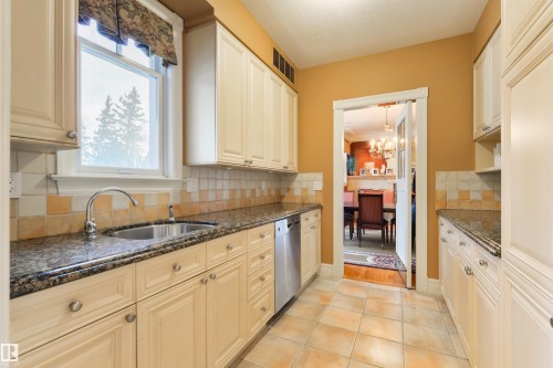 108 Westbrook Drive, Edmonton, AB - Indoor Photo Showing Kitchen