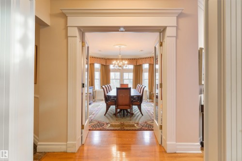 108 Westbrook Drive, Edmonton, AB - Indoor Photo Showing Dining Room