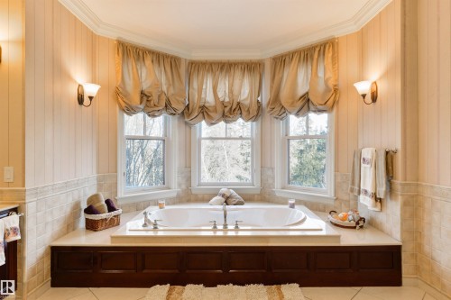 108 Westbrook Drive, Edmonton, AB - Indoor Photo Showing Bathroom