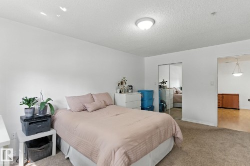 16303 95 Street, Edmonton, AB - Indoor Photo Showing Bedroom