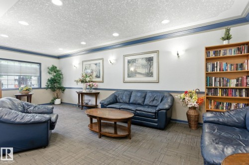 16303 95 Street, Edmonton, AB - Indoor Photo Showing Living Room