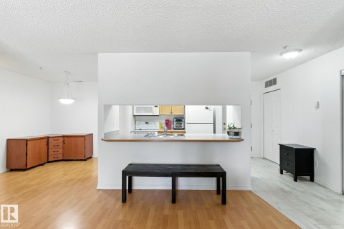 16303 95 Street, Edmonton, AB - Indoor Photo Showing Kitchen