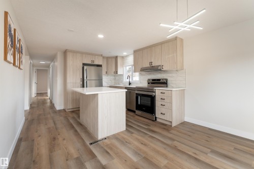 2001 West View Green, Edmonton, AB - Indoor Photo Showing Kitchen